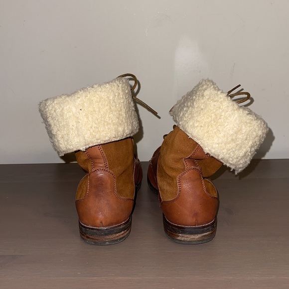 G. H. Bass & Co. Cognac Leather Lace Up Booties - Women’s Size 7.5 - Picture 4 of 7